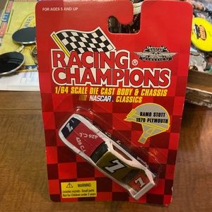 Vintage Racing Champions NASCAR Classics Ramo Stott 7 1970 Plymouth Superbird